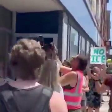 ice 1 PROTESTAS EN MAINE TRAS MUERTE DE INMIGRANTE COLOMBIANO DURANTE OPERATIVO DE ICE
