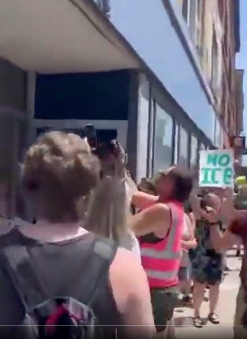 PROTESTAS EN MAINE TRAS MUERTE DE INMIGRANTE COLOMBIANO DURANTE OPERATIVO DE ICE