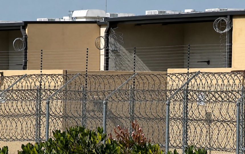 ice ESTADOS UNIDOS ANUNCIA LA COMPRA DE DOS GRANDES CENTROS DE DETENCIÓN PARA INMIGRANTES EN CALIFORNIA