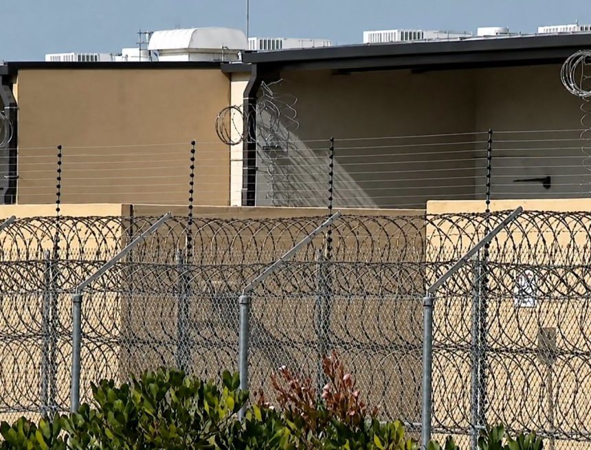 ice ESTADOS UNIDOS ANUNCIA LA COMPRA DE DOS GRANDES CENTROS DE DETENCIÓN PARA INMIGRANTES EN CALIFORNIA