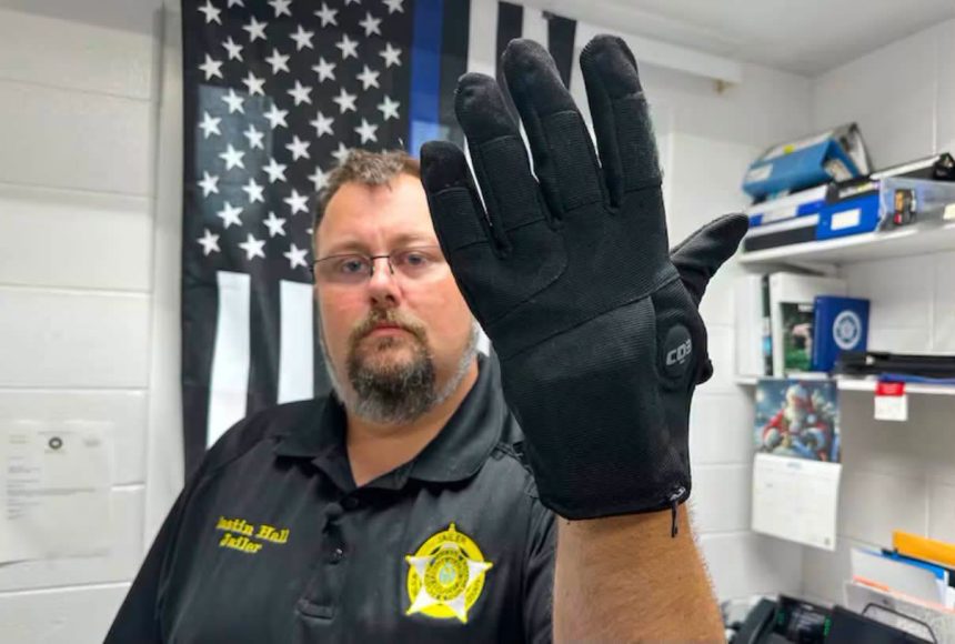 guantes 2 ICE ADJUDICA CONTRATO DE $16.7 MILLONES PARA COMPRAR 6,000 PARES DE GUANTES ELÉCTRICOS