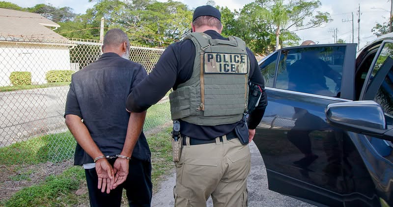 ice 1 JUEZA FEDERAL DE LOS ÁNGELES ANALIZA LIMITAR ARRESTOS MIGRATORIOS DE ICE SIN ORDEN JUDICIAL