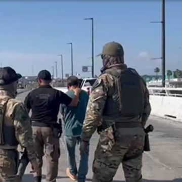 ICE REPORTA CASI 50,000 INMIGRANTES DETENIDOS SOLO EN JULIO
