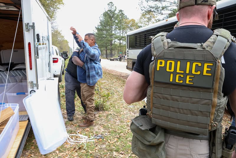ie JULIO MARCA RÉCORD DE DETENCIONES MIGRATORIAS EN EE. UU. DESDE EL REGRESO DE TRUMP A LA PRESIDENCIA