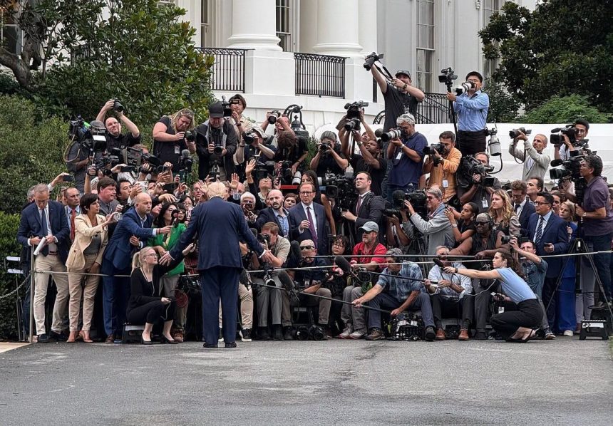 trump 1 PRINCIPALES CADENAS DE TELEVISIÓN SUSPENDEN COBERTURA CONJUNTA DE TRUMP TRAS VETO A CNN