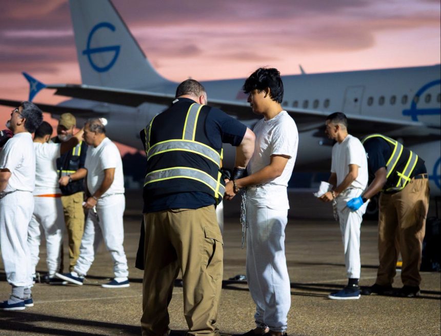 depor ESTIMAN QUE ESTADOS UNIDOS DEPORTÓ A 980,000 INMIGRANTES DURANTE EL GOBIERNO DE TRUMP