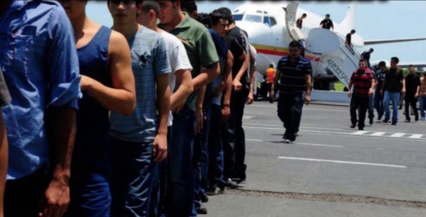 depor ESTADOS UNIDOS DEPORTA A 100 SALVADOREÑOS EN VUELO CON DESTINO A EL SALVADOR