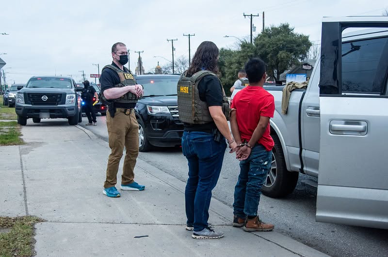 migra 1 ICE DETIENE A 4,170 MIGRANTES EN OPERATIVO DE DIEZ DÍAS EN TEXAS
